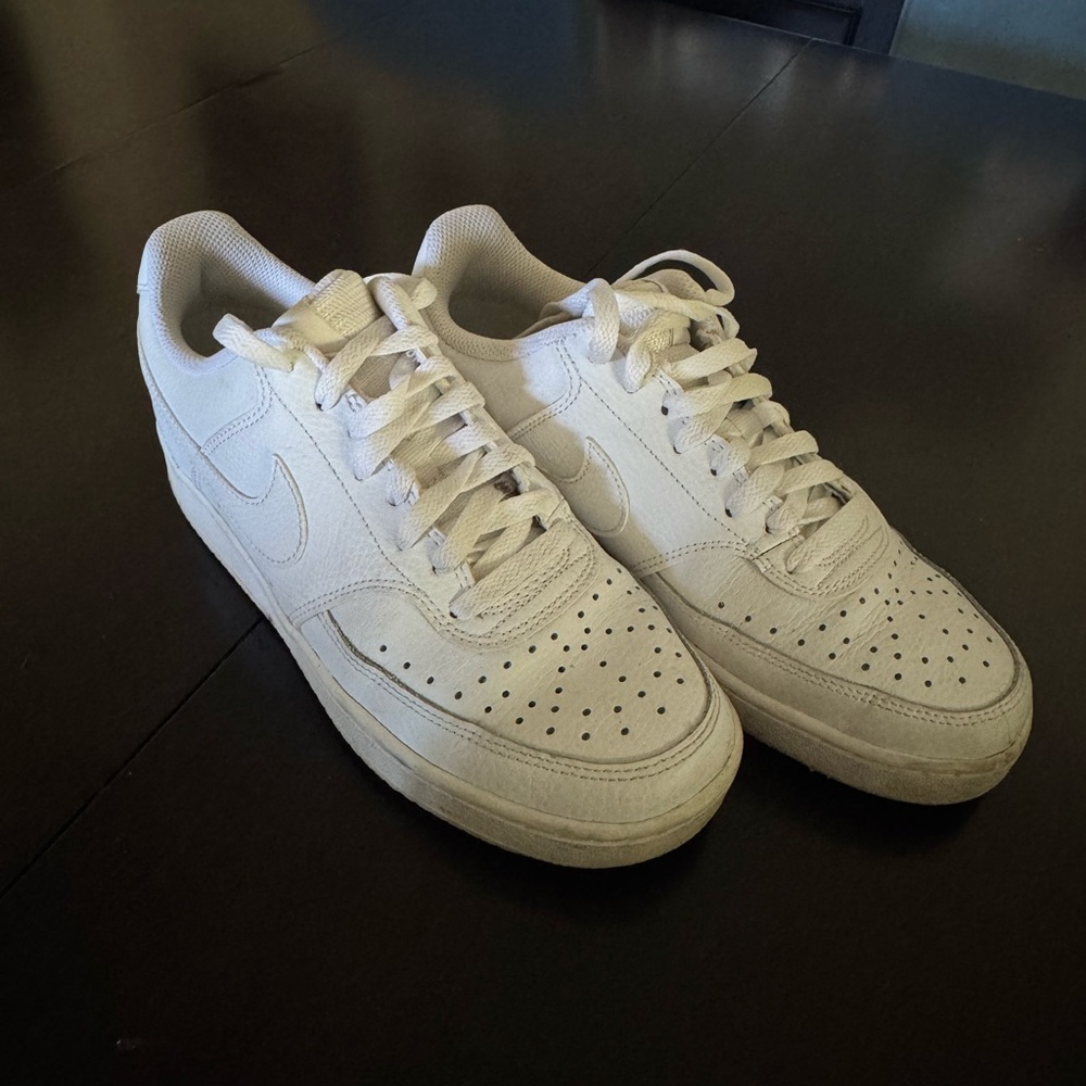 White Women’s Nike Shoes